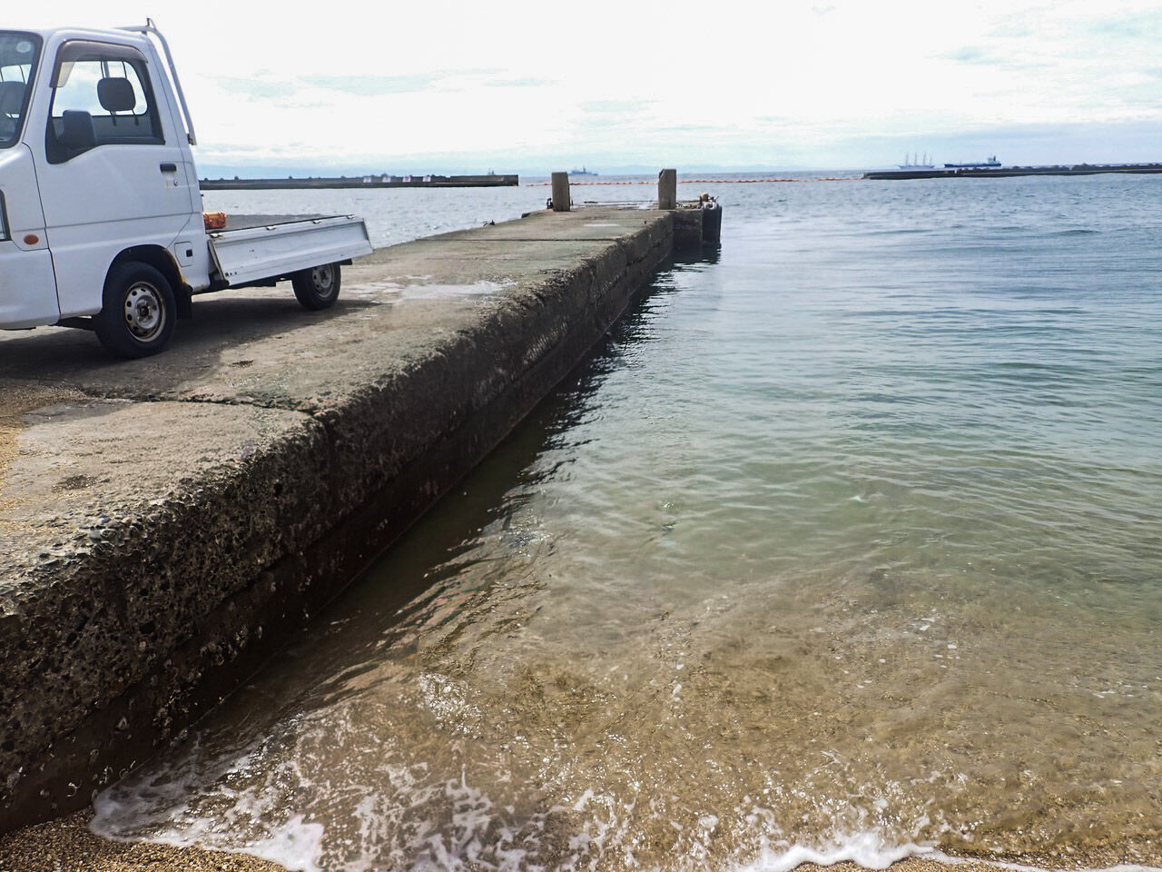 須磨海岸の小突堤